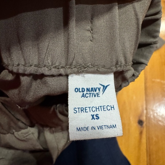 Old Navy Active StretchTech pants - Picture 3 of 3